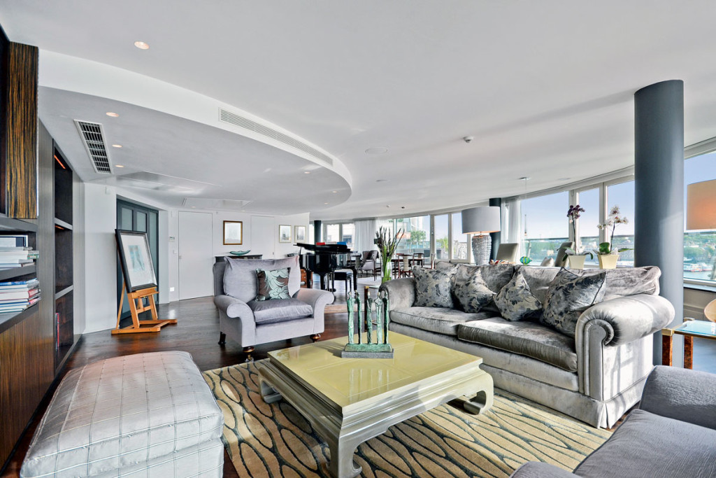 _riverside-retreats_investment-appeal_livingroom